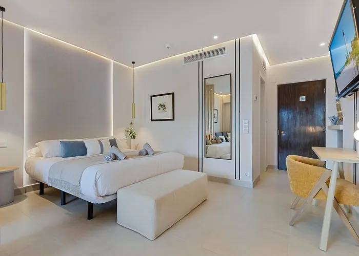 Solana 26 Incredible Sea Views Фуэнхирола